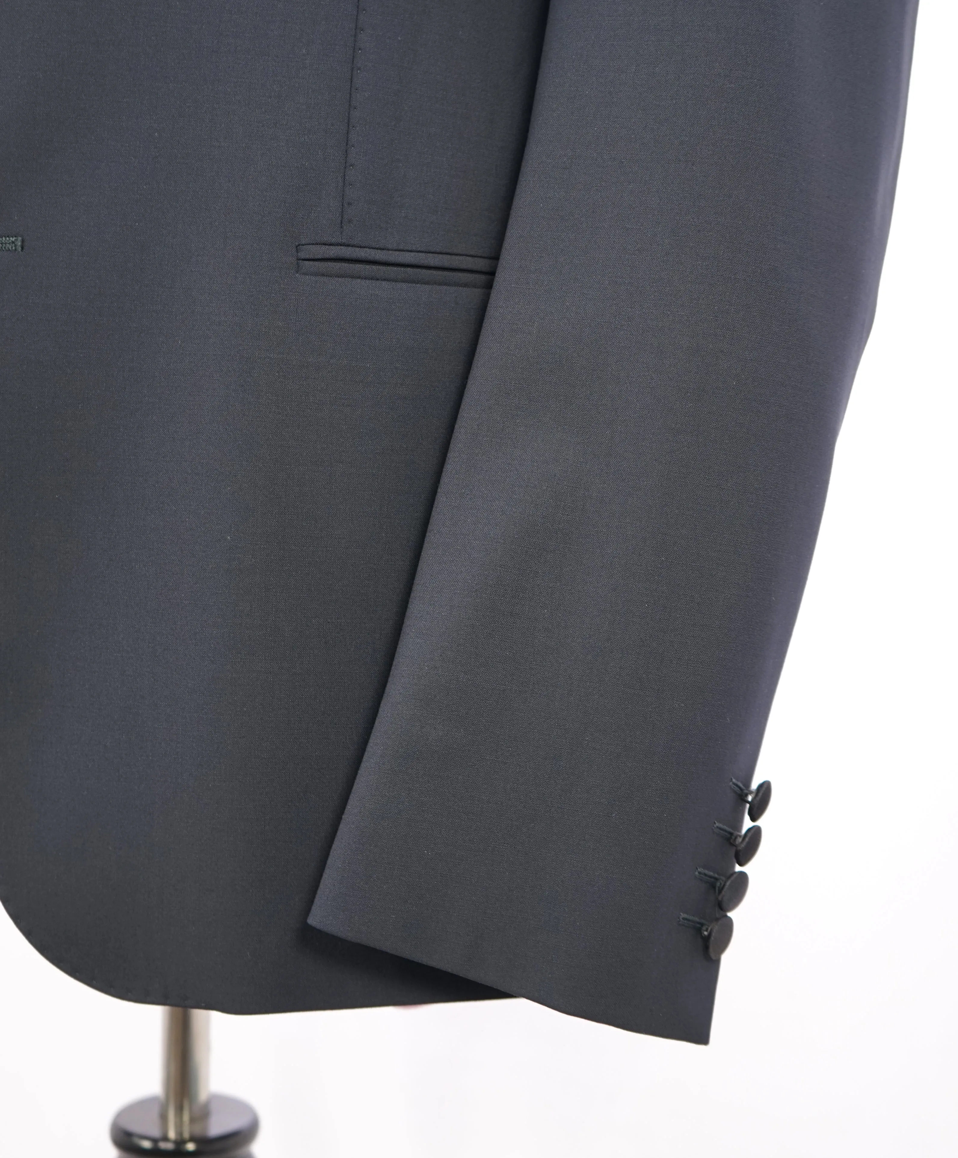 ARMANI COLLEZIONI - "M Line" Blue Slim 1-Button Tuxedo Peak Lapels - 40R