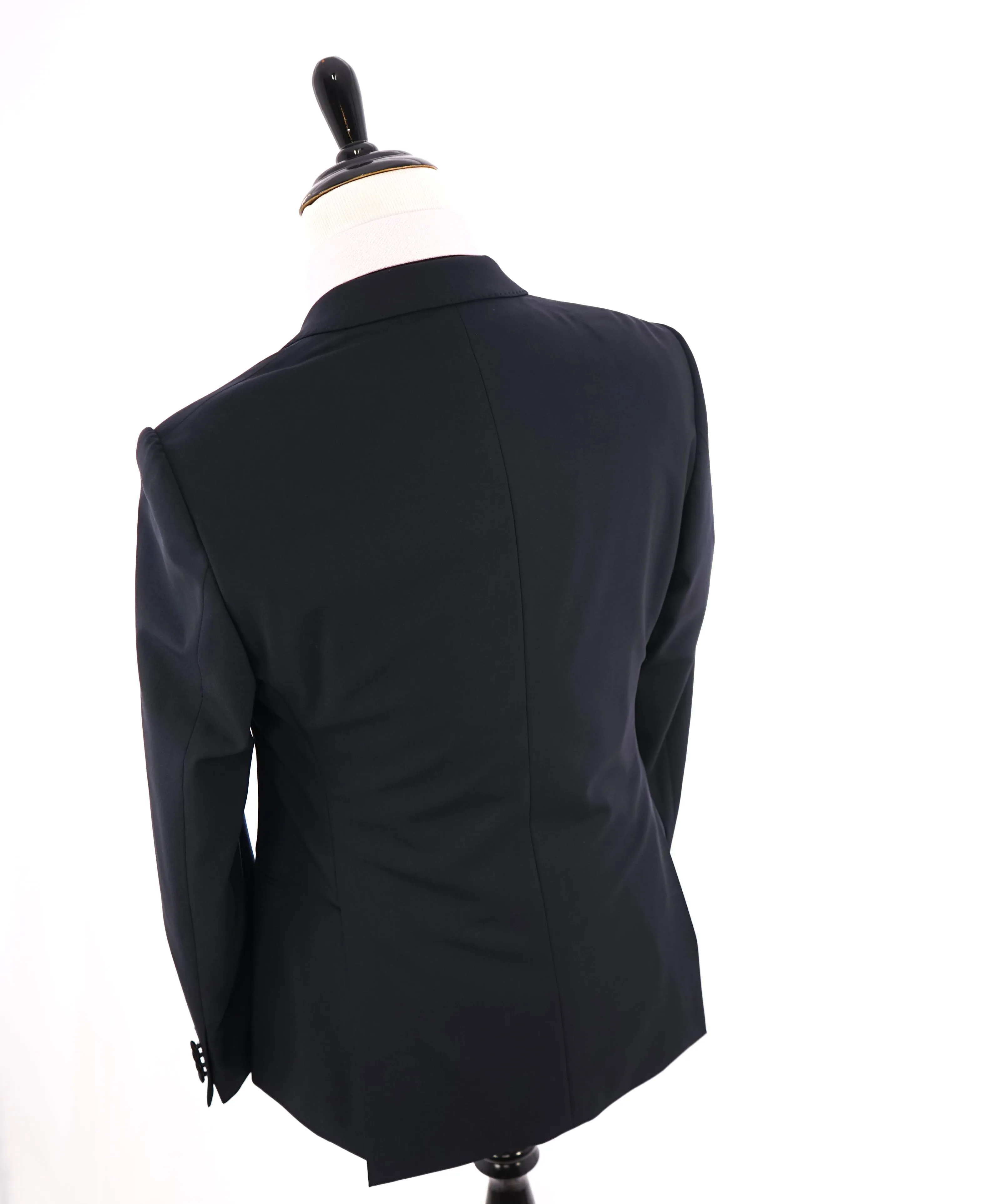 ARMANI COLLEZIONI - "M Line" Blue Slim 1-Button Tuxedo Peak Lapels - 40R