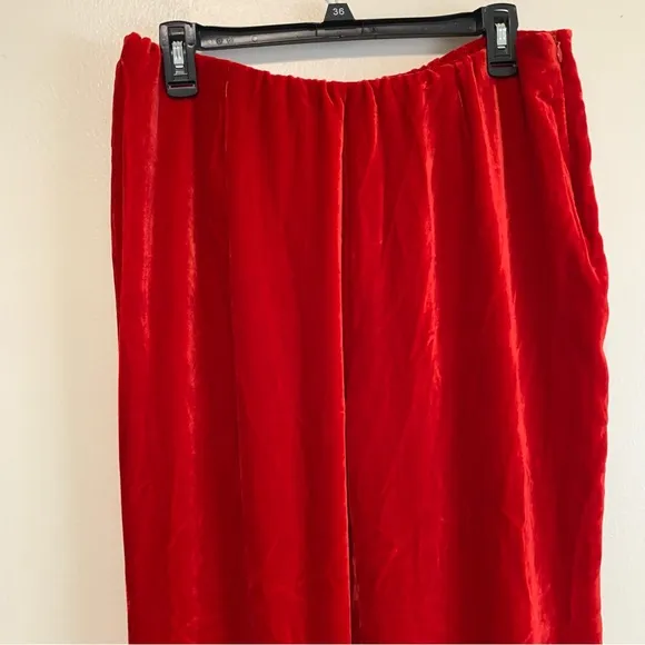 Doncaster Vintage Red rayon silk Velvet two piece suit size large