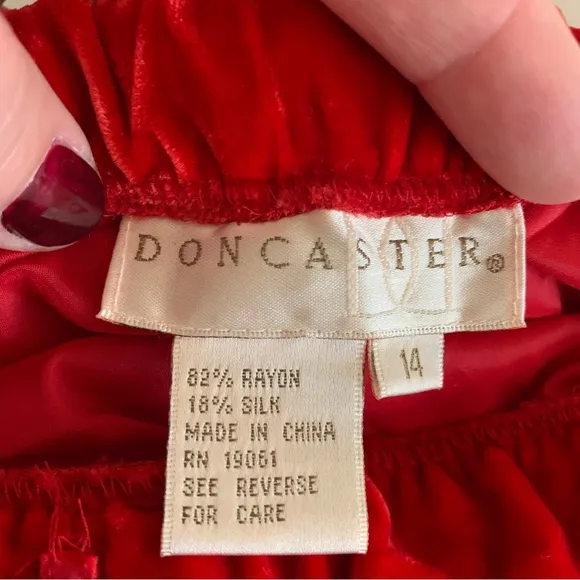 Doncaster Vintage Red rayon silk Velvet two piece suit size large