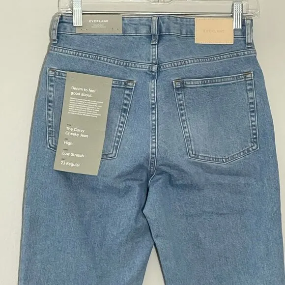 Everlane NWT The Curvy Cheeky Jeans Size 23 in Sky Blue High Rise