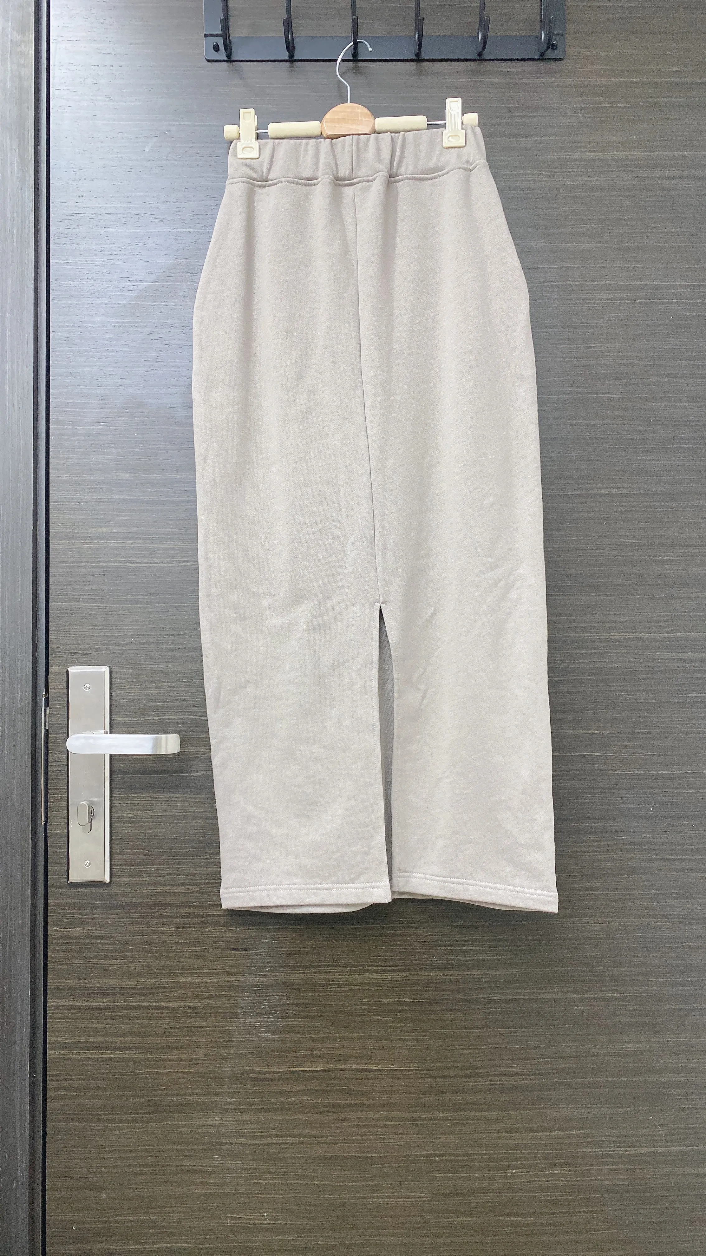 K540 休閒風後開衩H型裙