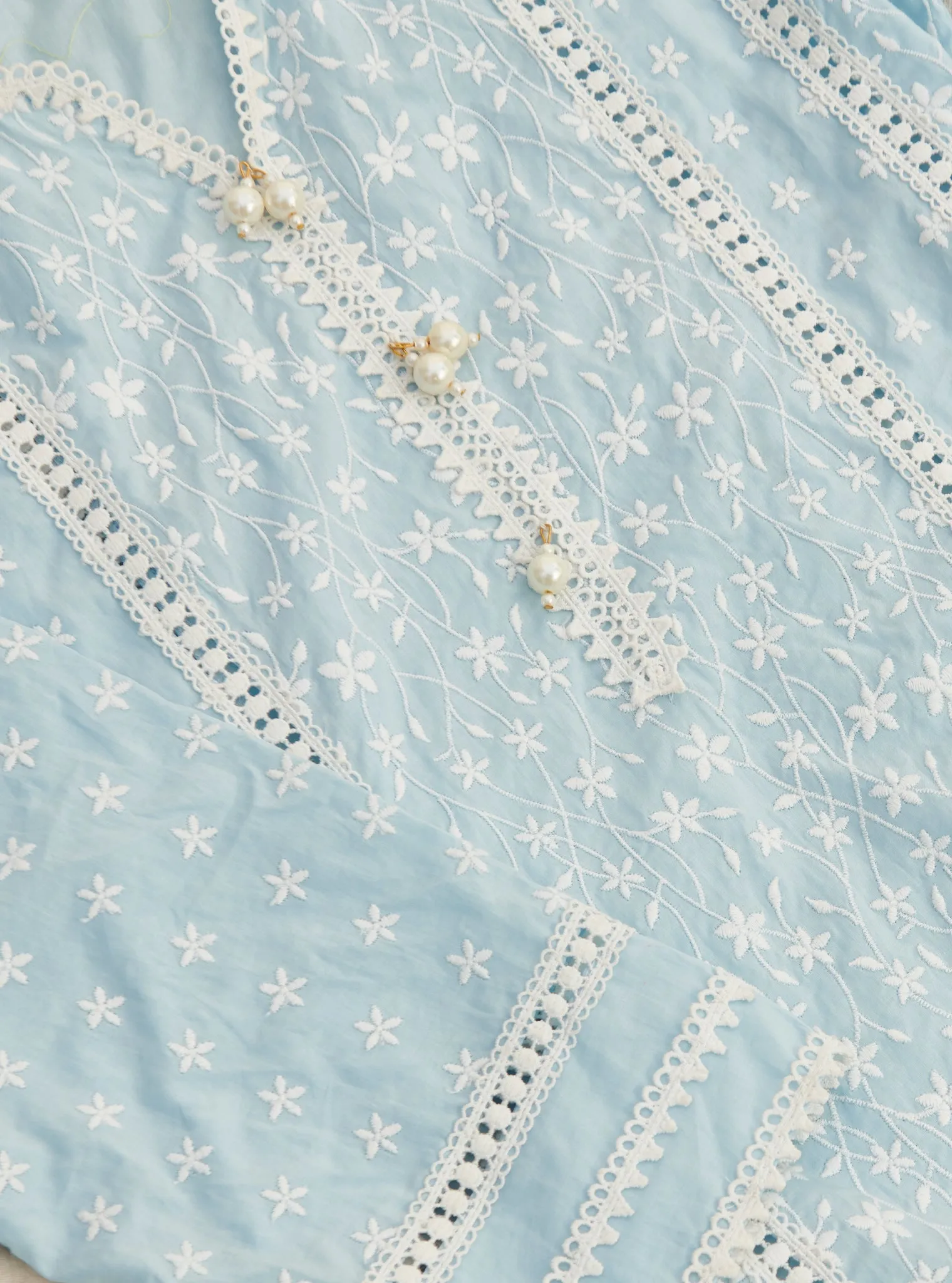 Mulmul Cotton Moira blue Kurta With Mulmul Cotton Emb Rounded Hem White Pant